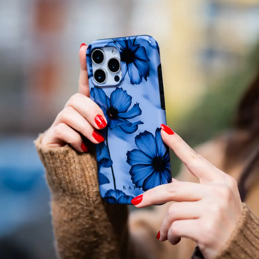Midnight Bloom Telefon Kılıfı