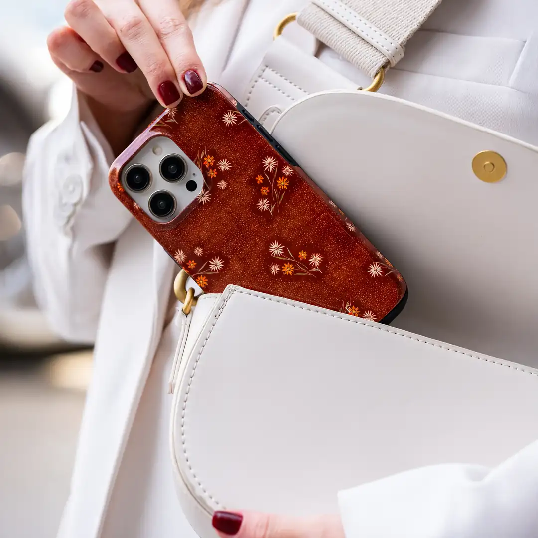 Falling Petals Telefon Kılıfı